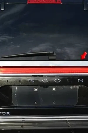 Fast Shipping LINCOLN NAVIGATOR 4dr QAA Stainless 1pcs License Plate Bar Accent LB55655