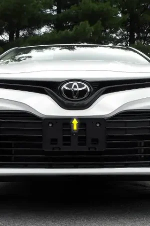 High Quality TOYOTA CAMRY 4dr QAA Stainless 1pcs Grille Accent SG18130