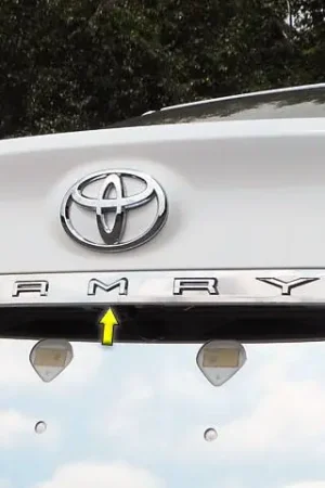 Fresh Stock TOYOTA CAMRY 4dr QAA Stainless 1pcs License Plate Bar Accent LB18130